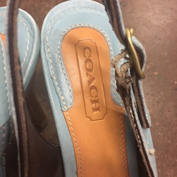 Coach Blue Leather Turn Lock Heel - size 5 - Picture 4 of 8